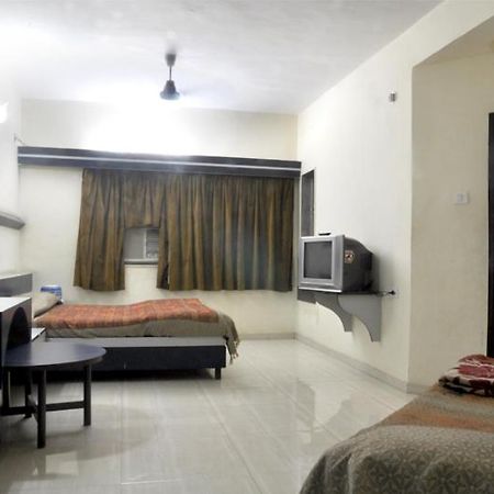 Sharan Hotel Shirdi Bagian luar foto