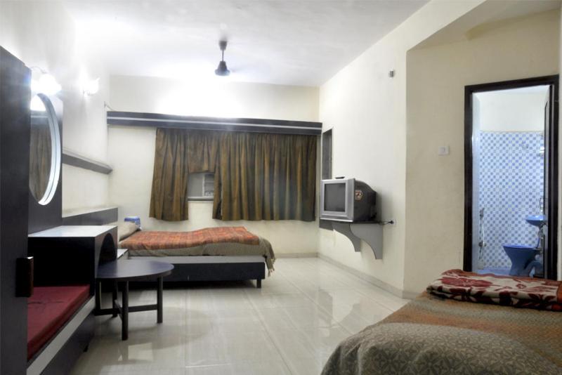 Sharan Hotel Shirdi Bagian luar foto